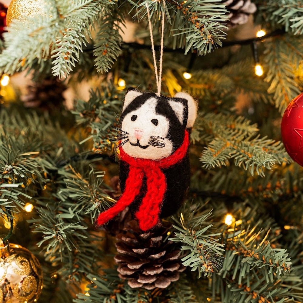 Cd18110_black_cat_1024x1024_5e4762bd 0c14 4ce0 a32d 1598a7dfd052