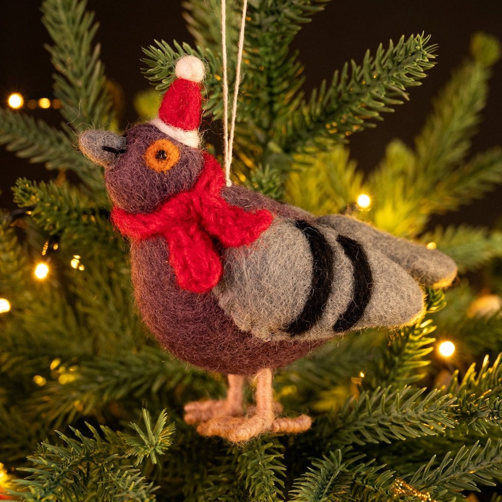 Cd72134_christmas_pigeon_1024x10_adf7e7ad dcc2 40f8 8477 c58b84bbb855