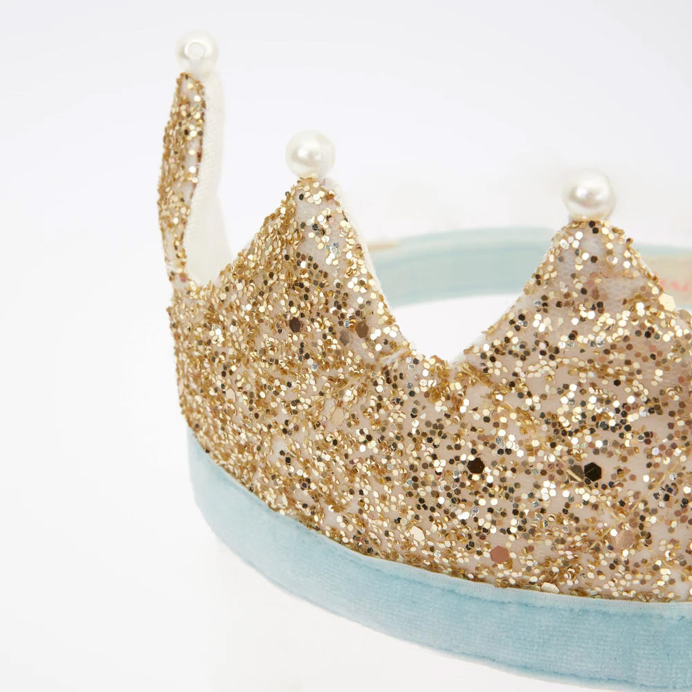 Gold pearl party crown detail