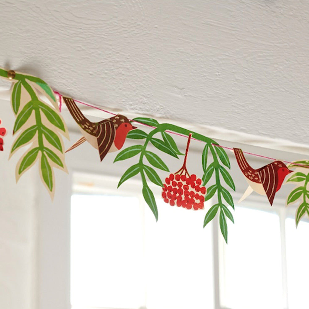 Robin rown garland_8d04b4d4 a569 440f bf2a b0e5ce56b03f