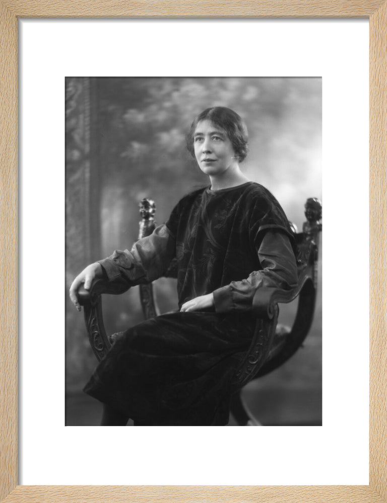 Sylvia pankhurst portrait print (art print, small, natural frame)