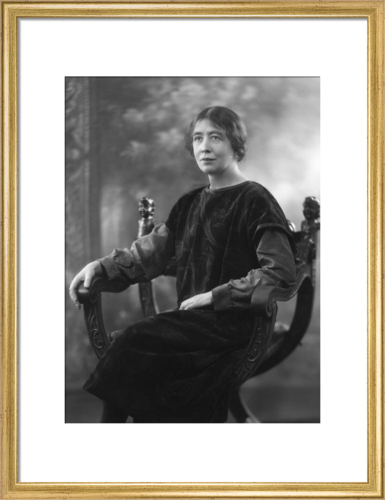 Sylvia pankhurst portrait print (art print, medium, gold frame)
