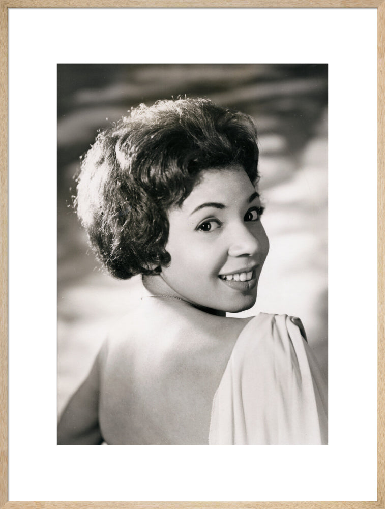 Shirley bassey portrait print (art print, extra large, natural frame)