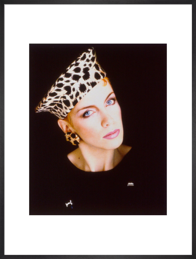 Annie lennox portrait print (art print, extra large, black frame frame)
