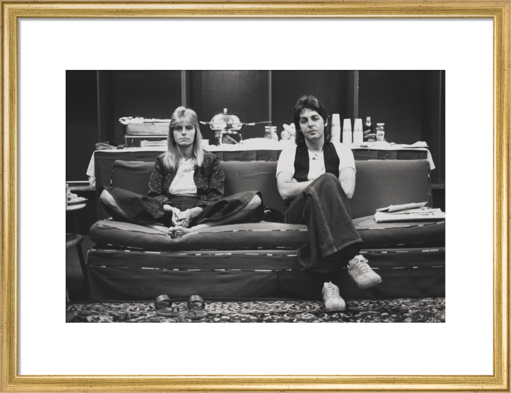 Linda mccartney; paul mccartney portrait print (art print, medium, gold frame)