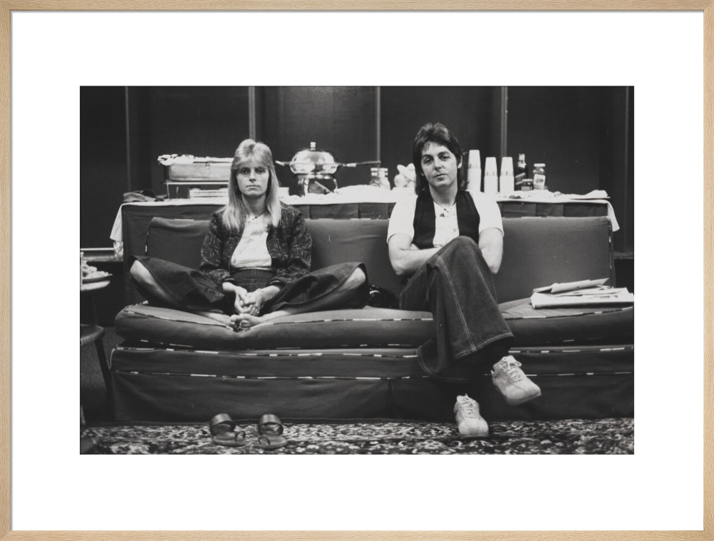 Linda mccartney; paul mccartney portrait print (art print, extra large, natural frame)
