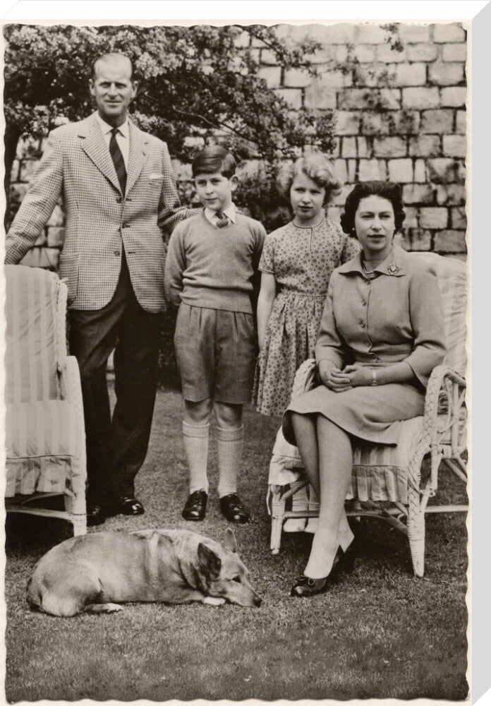 H.m. the queen with her family in windsor castle gardens' (prince philip, duke of edinburgh; king charles iii; princess anne; queen elizabeth ii) portrait print (stretched canvas, extra large, no frame)