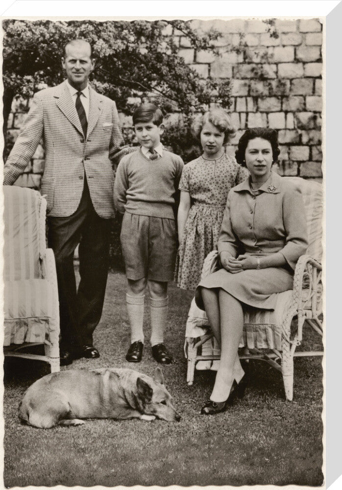 H.m. the queen with her family in windsor castle gardens' (prince philip, duke of edinburgh; king charles iii; princess anne; queen elizabeth ii) portrait print (stretched canvas, large, no frame)