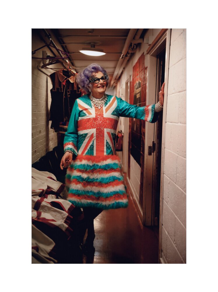 Barry humphries as dame edna everage portrait print (art print, extra large, no frame frame)