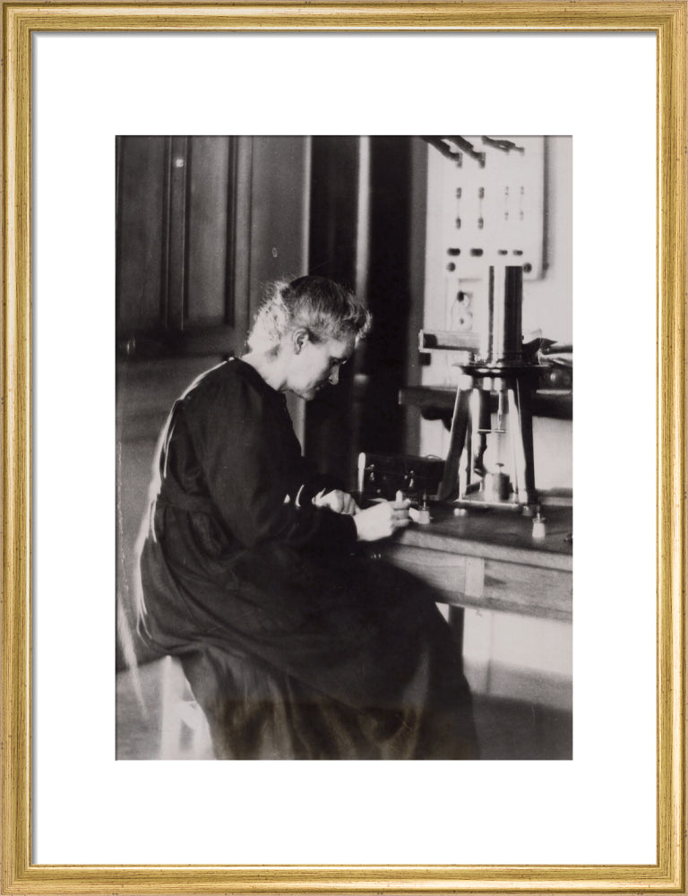 Marie curie portrait print (art print, medium, gold frame)