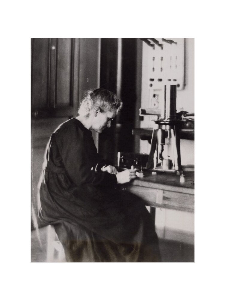 Marie curie portrait print (art print, large, no frame)