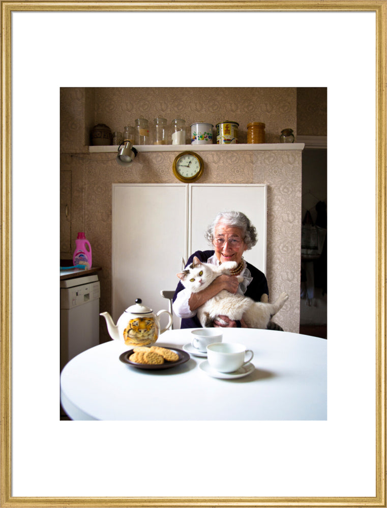Judith kerr with her cat katinka portrait print (art print, extra large, gold frame)
