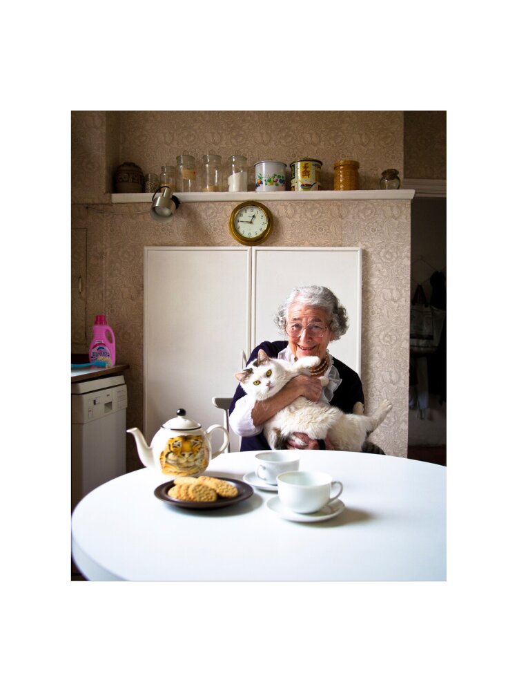 Judith kerr with her cat katinka portrait print (art print, extra large, no frame)