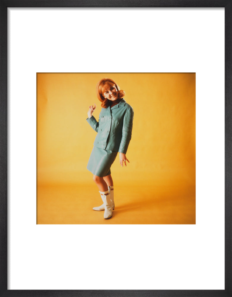 Lulu portrait print (art print, small, black frame)