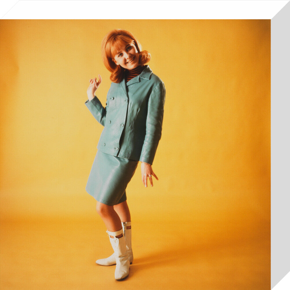 Lulu portrait print (stretched canvas, small, no frame)