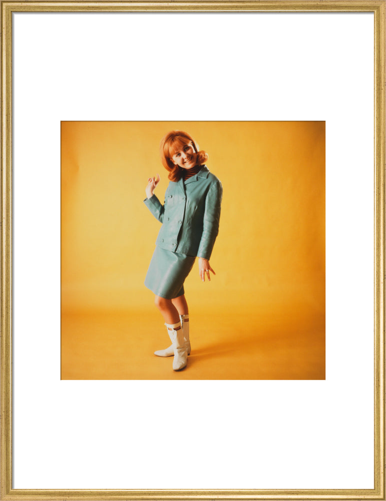 Lulu portrait print (art print, large, gold frame)
