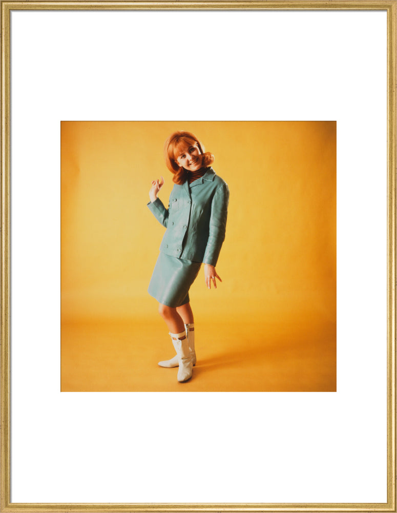 Lulu portrait print (art print, extra large, gold frame)