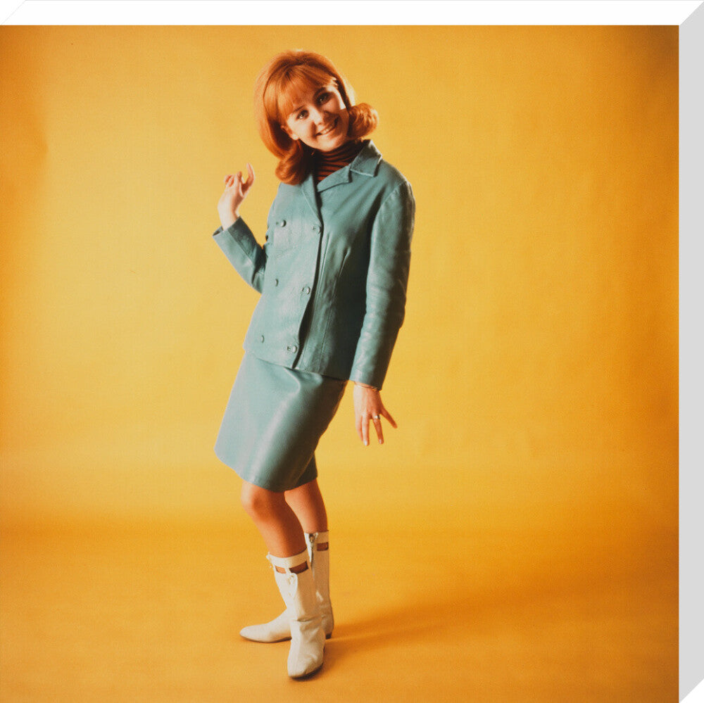 Lulu portrait print (stretched canvas, large, no frame)