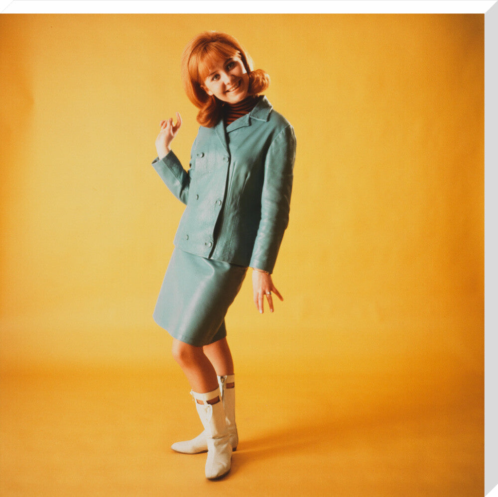 Lulu portrait print (stretched canvas, extra large, no frame)