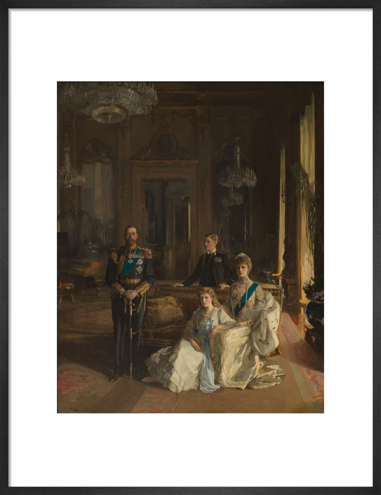 The royal family at buckingham palace, 1913 portrait print (art print, medium, black frame)