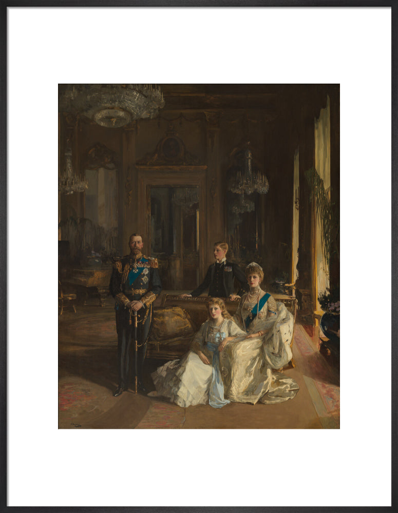 The royal family at buckingham palace, 1913 portrait print (art print, large, black frame)
