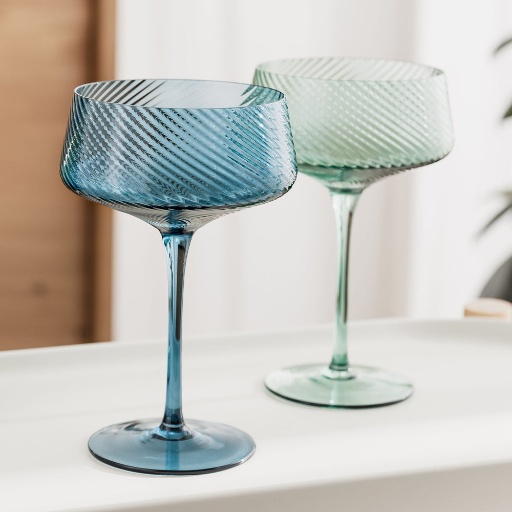 Twist champagne coups blue green styled_54d8789b 10cb 4f1b 8ab3 c349cdc27422