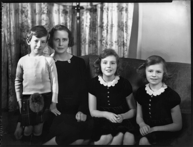 The munro lucas tooth family npg x153289