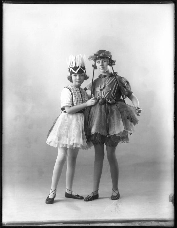 Margery kathleen balsdon (née nettleton); elsie evelyn vellacott (née nettleton) npg x122848