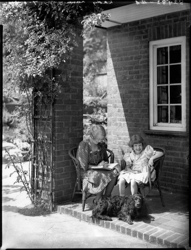 Lady mabel stafford lunn (née northcote); jaqueta m.n. warren (née lunn) npg x153009