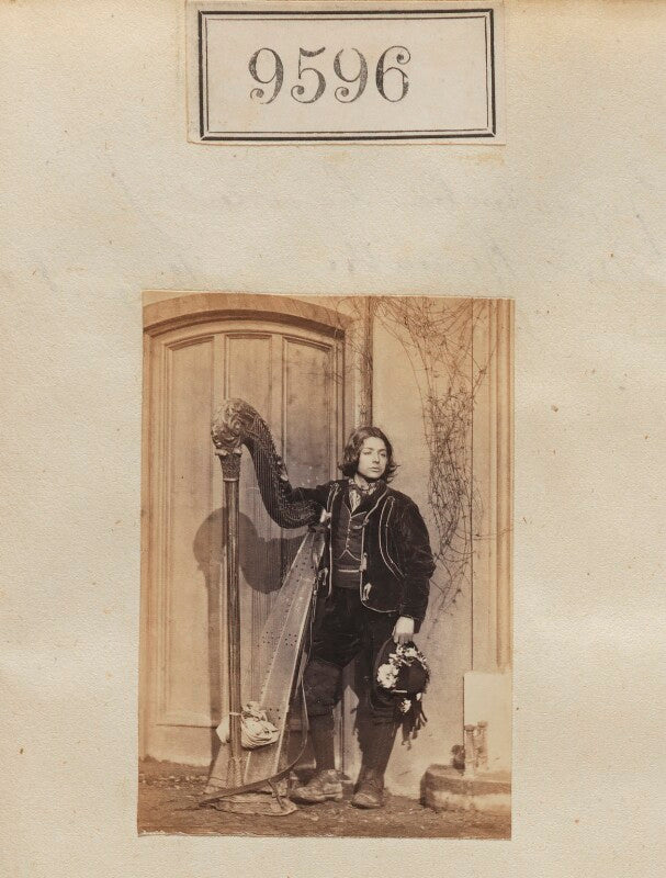 Unknown sitter npg ax59350