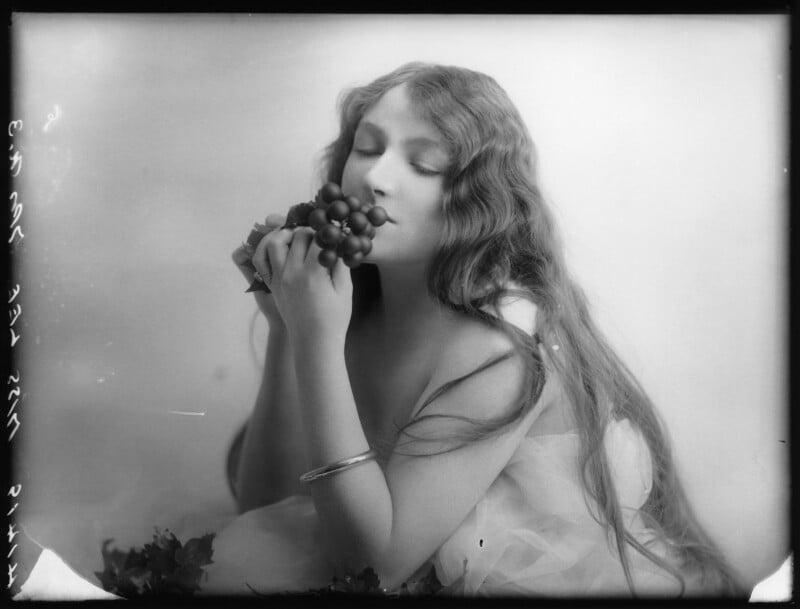 Miss lee npg x103859