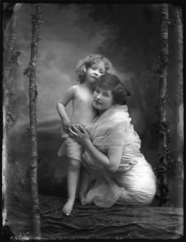 Mrs millar davis with her child npg x103987