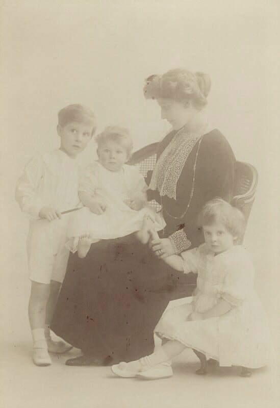 William waldorf astor, 3rd viscount astor; david astor; nancy astor, viscountess astor; nancy phyllis louise heathcote drummond willoughby (née astor), countess of ancaster npg x76182