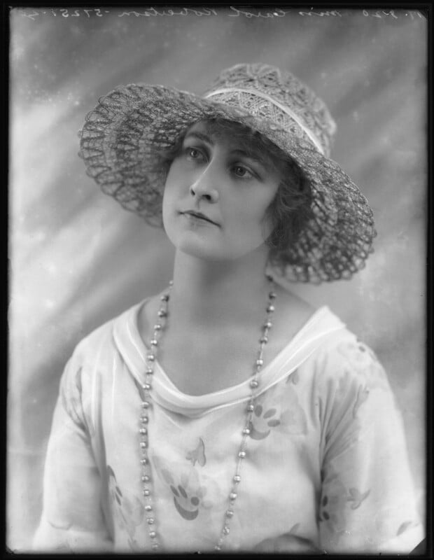 Carol robertson npg x101117