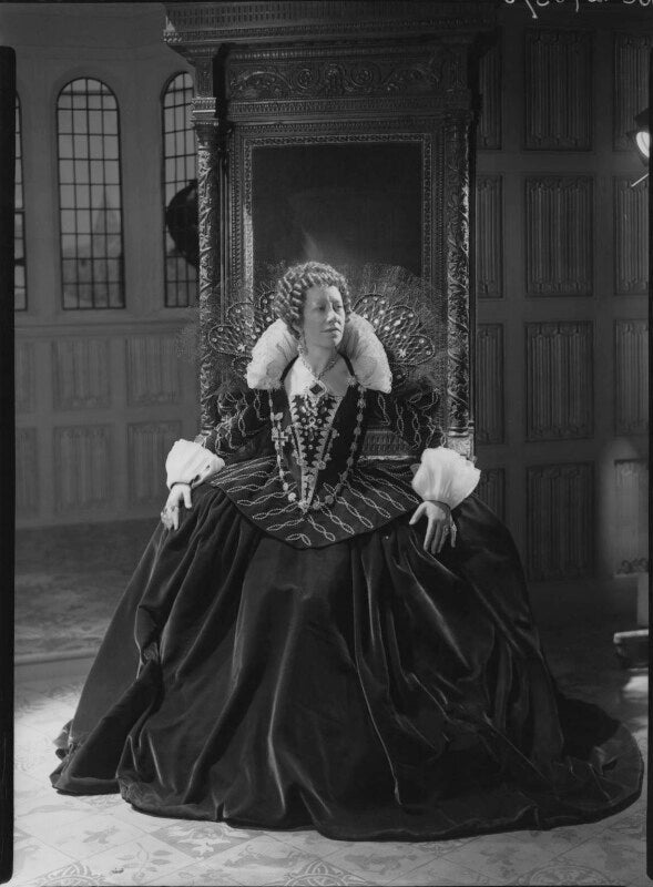 Flora robson as queen elizabeth in 'fire over england' npg x24793