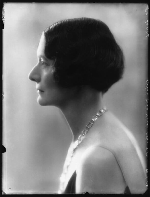Hon. violet lilian knight (née campbell) npg x124340