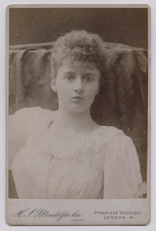 Helen venetia (née duncombe), viscountess d'abernon npg x137561