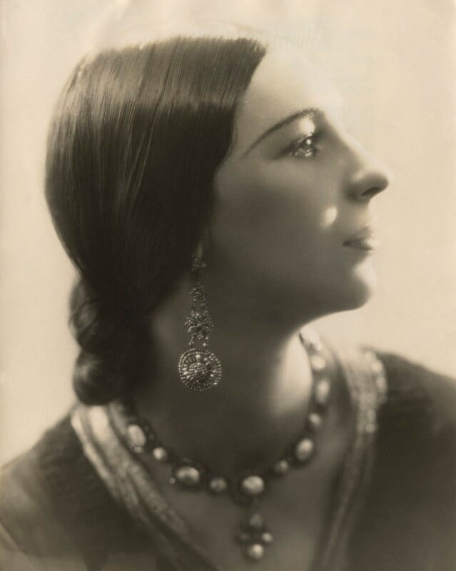 Andrea mijinska npg x83327