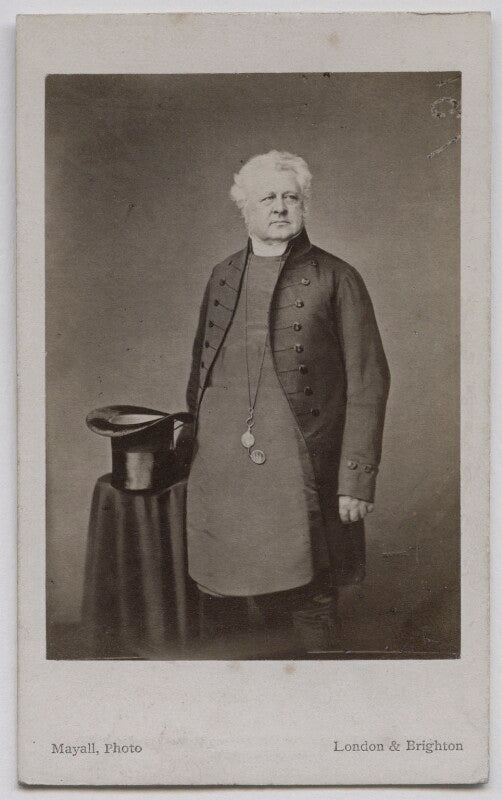 Francis close npg ax7485