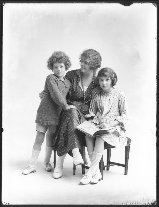 The gibbons family npg x78697