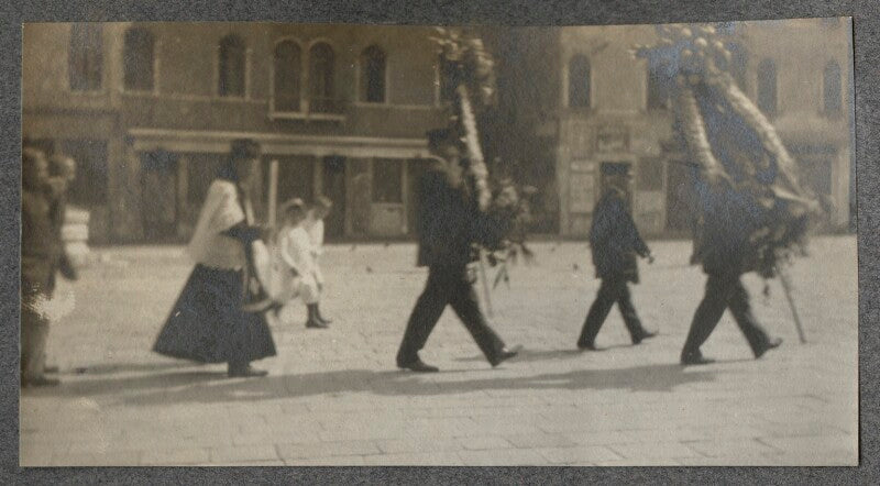 'procession' npg ax140234