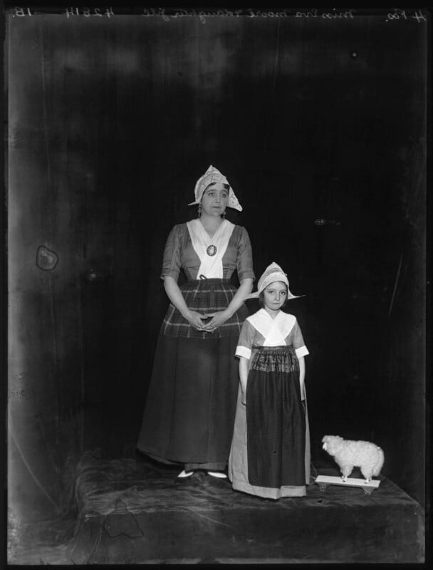 Eva moore with her daughter jill esmond npg x102199