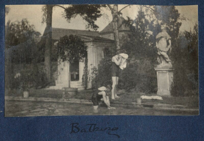 'bathing' npg ax141225