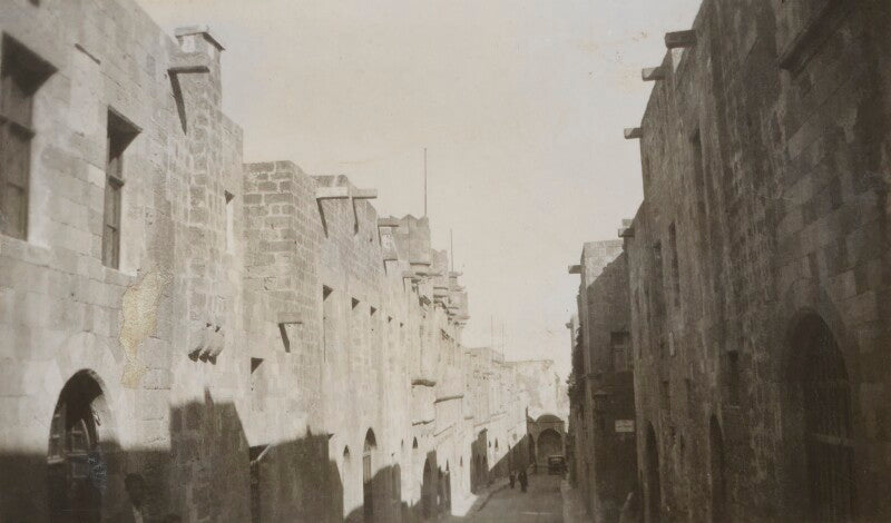 'rue des 'langues'' npg ax183155
