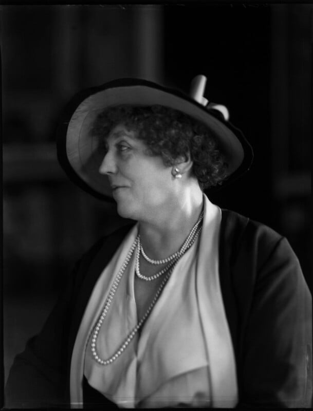 Dorina lockhart (née clifton), lady neave npg x152699