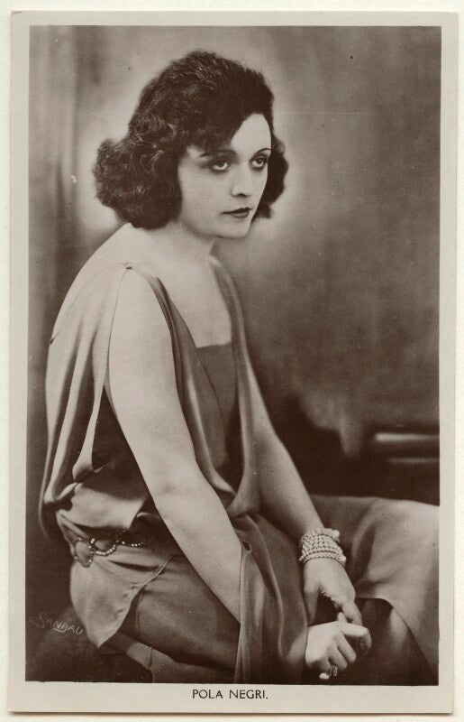Pola negri npg ax160188