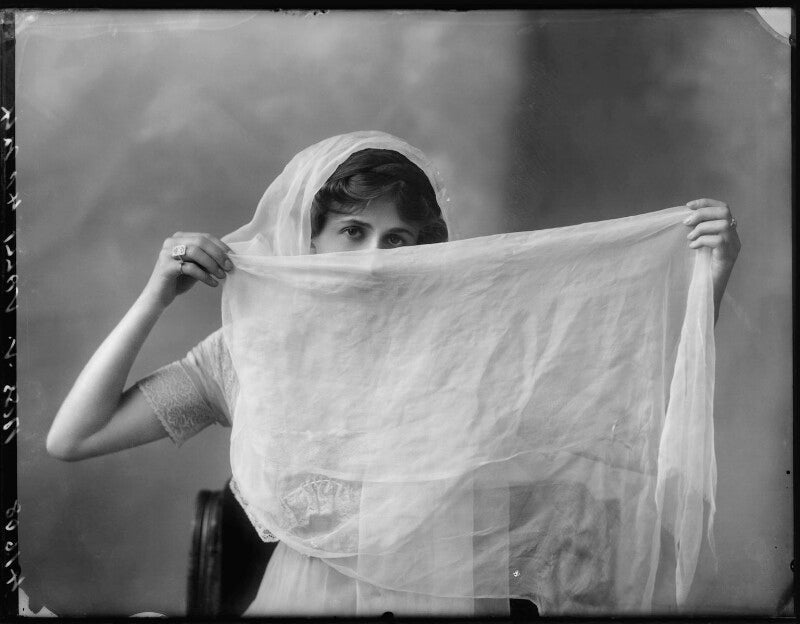 Valli valli (née valli knust) npg x101947