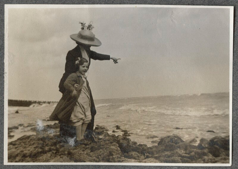 Julian vinogradoff (née morrell) and her nanny billy townshend npg ax140290