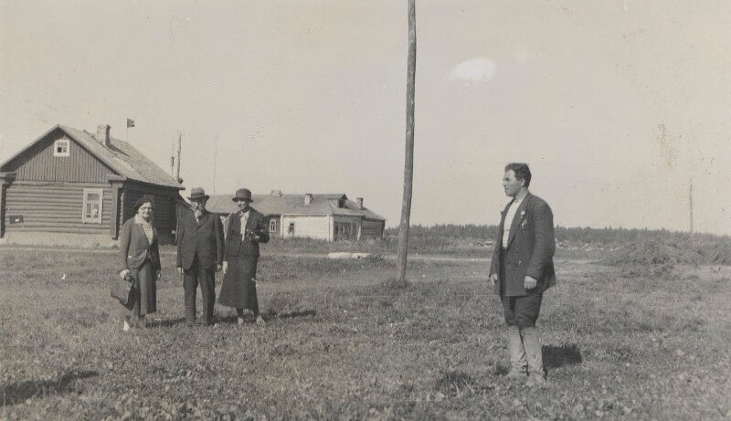 Sidney james webb, baron passfield; barbara drake (née meinertzhagen) with two others npg p1292(49)