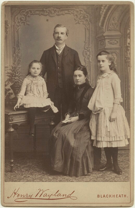 Helen douglas macgregor; rob roy; annie bethia macgregor (née caffin); annie elizabeth frances morris (née macgregor) npg x20221